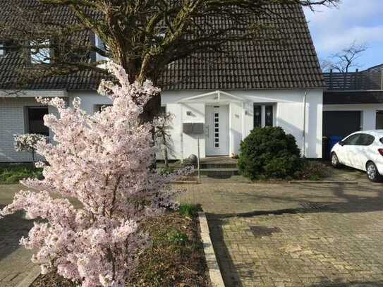 Schöne, helle drei Zimmer Wohnung in Heiligenhaus