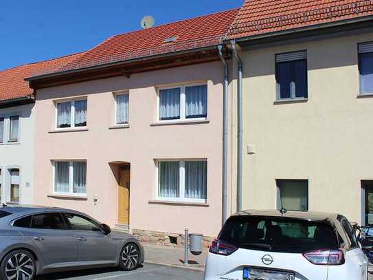 1-2 Familienhaus mit Einbauküche, Nebengelass, Garten, bezugsfrei