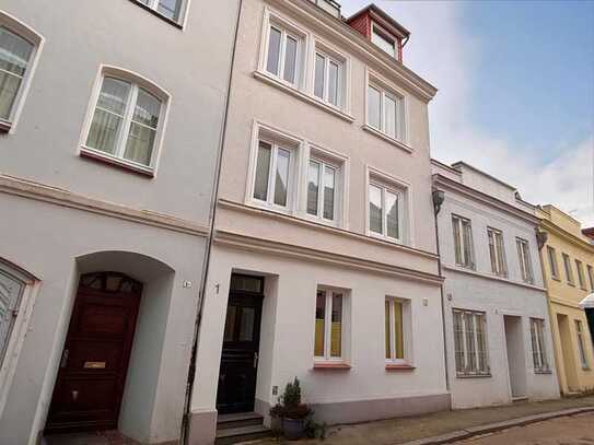 Innenstadt-Obertrave - Top modernisiertes Mehrfamilienhaus mit Balkonen in bester Innenstadtlage