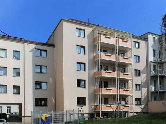 Sanierte 3-Raum-Wohnung im Stadtzentrum mit Balkon und Badewanne