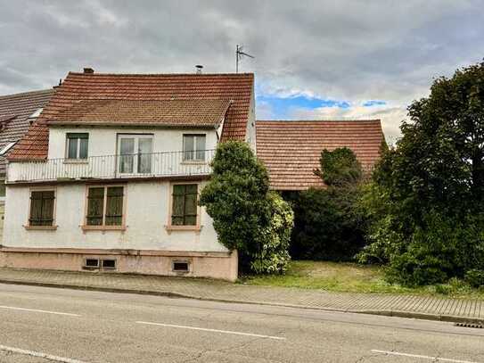 Sanierungsobjekt mit Potenzial – Haus auf schönem 876 m² Grundstück - zentrale Lage in Schutterwald