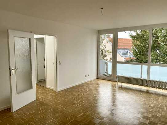 Ohne Käuferprovision: Ruhige 2-Zimmer-Wohnung mit großer Loggia in Unterhaching