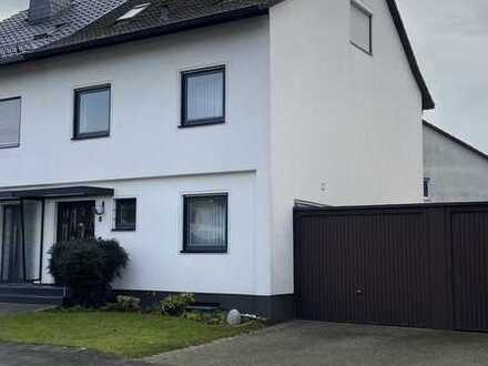 Schöne DHH in begehrter Lage in Bergisch Gladbach-Hebborn