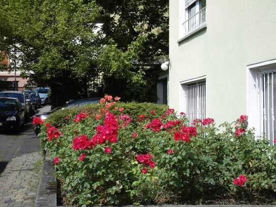 Geräumige 2 Zimmer Balkonwohnung, Nähe Kurpark