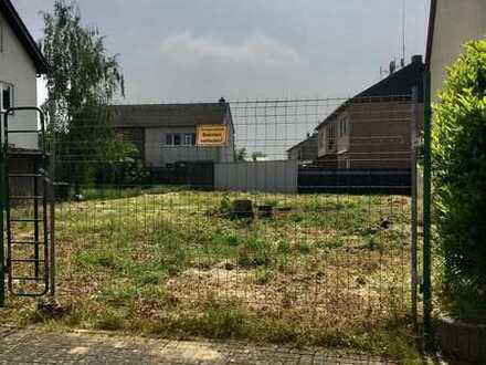 Bis zu 6 Wohneinheiten: Vielseitiges und sonniges Grundstück in zentraler Lage von Kerpen