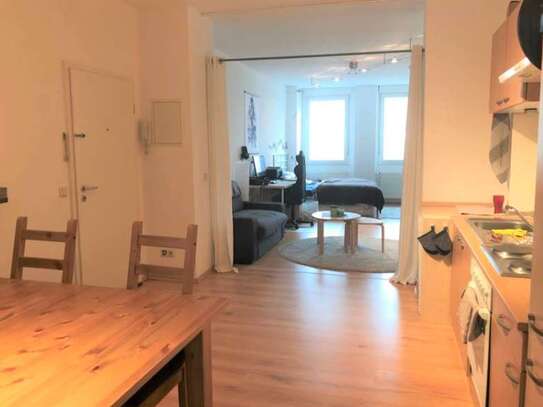 Ideal Single/Studentenwohnung! Schönes 1 Zimmerapartment im EG mit Einbauküche