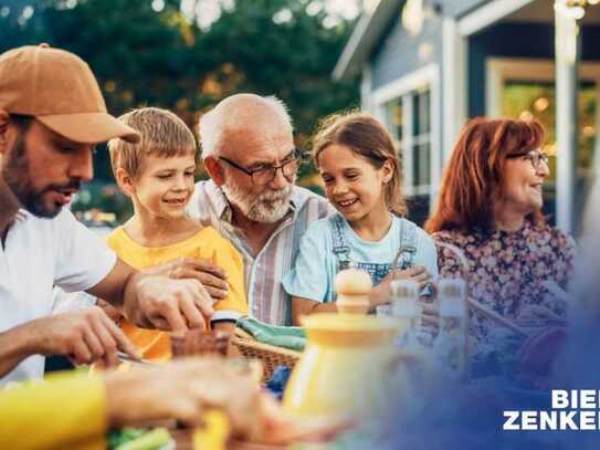 Zufriedenheit und Familienglück im eigenen Garten.