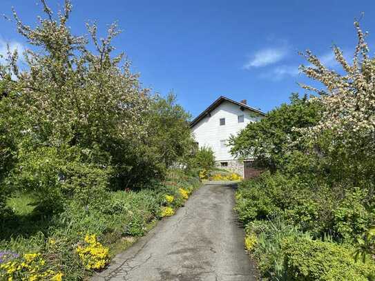 Großes Gartengrundstück mit Haus in Sonnenlage