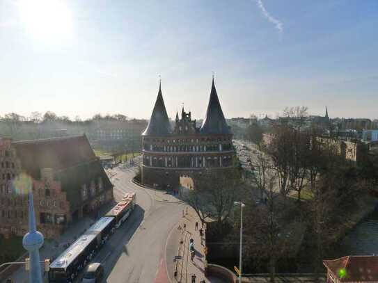 Sanierte Altbauwohnung mit Dachterrasse auf der Altstadtinsel!