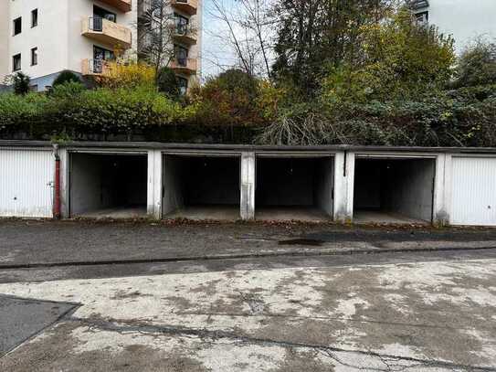 Großzügige Garage