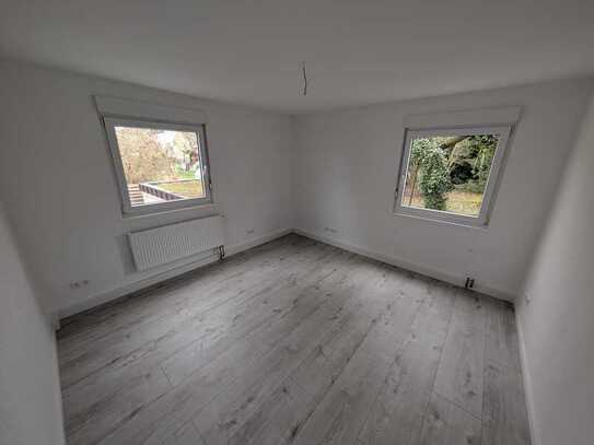 Frisch renovierte 3-Zi.-Wohnung mit modernem Bad und Einbauküche
