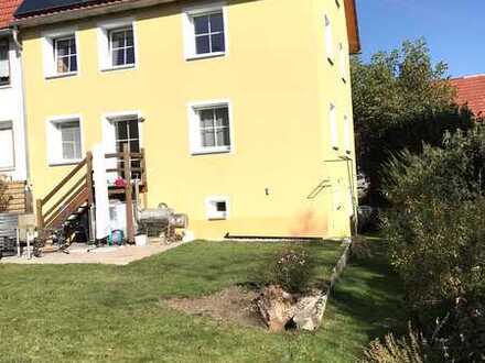 Saniertes Wohnhaus mit Garten und Garage