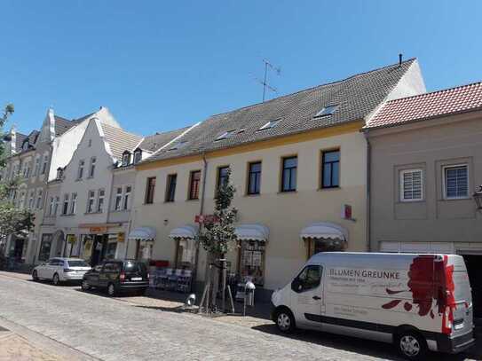 Sehr schöner ebenerdiger Laden im Zentrum von Aken