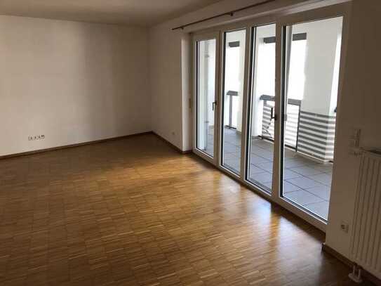 2-Zimmer-Wohnung mit Loggia, Abstellraum und Tiefgaragenstellplatz in Top-Lage