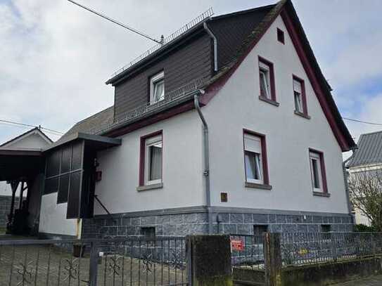 Charmantes Einfamilienhaus aus den 1920ern: Geräumiges Zuhause in Ransbach-Baumbach