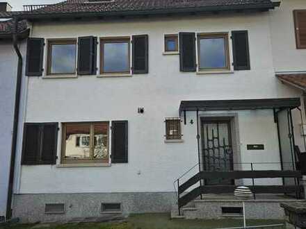 ***Einfamilienhaus 5 Zimmer, Terrasse und Doppelgarage in Calw***