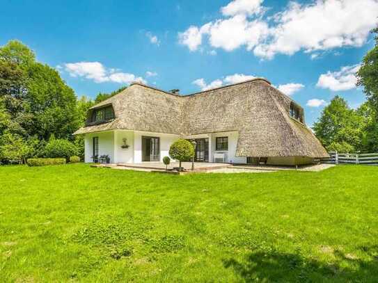 Landhaustraum unter Reetdach mit großem Grundstück & Bachlauf