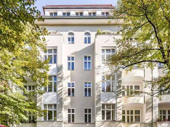 Großzügige Eigentumswohnung im historischen Altbau mit Balkon