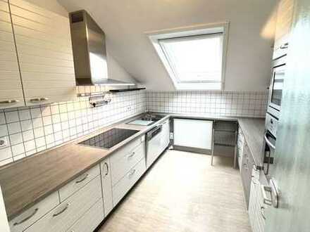 Sonnige Penthouse-Wohnung mit Aufzug und neuwertiger Einbauküche im Kurgebiet von Bad Rappenau