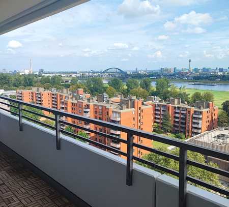 Renovierte Wohnung mit Blick auf den Rhein und Düsseldorf