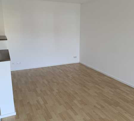 Sanierte 2-Zimmer-Wohnung mit Balkon und EBK in der Altstadt von Neu-Isenburg