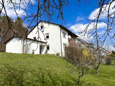 Neuer Preis!
Naturnah wohnen
Ein/Zweifamilienhaus in der fränkischen Schweiz