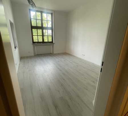 Erstbezug nach Sanierung: schöne 1-Zimmer-Wohnung mit EBK in Augsburg