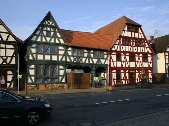 4-Zimmer Wohnung inkl. Einbauküche im Altbau