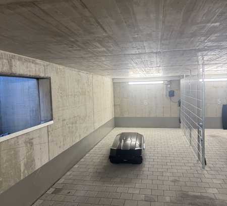 Tiefgaragenstellplatz, abgretrennt, Wallbox