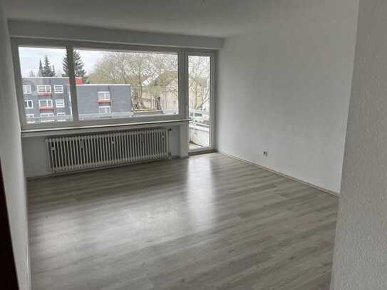 renovierte 3,5-Zimmer-Wohnung mit Balkon nähe Markt