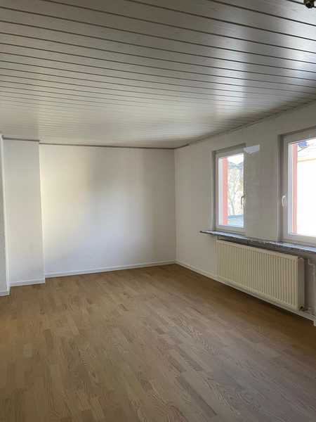 Prov frei - Charmante 2-Zimmer Wohnung, 2. OG, frisch saniert in Frankfurt-Heddernheim