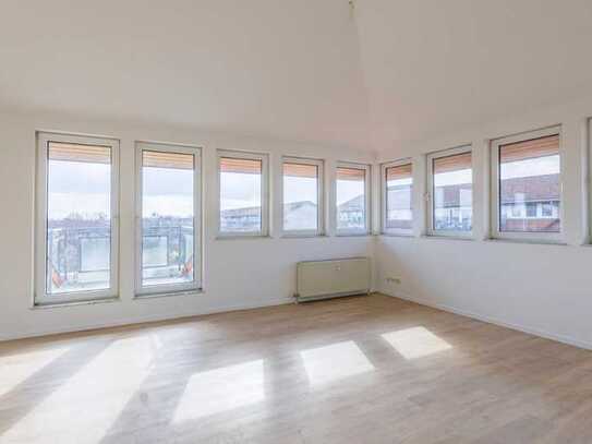 2 Zimmer Dachgeschoßwohnung mit tollem Blick, Südbalkon