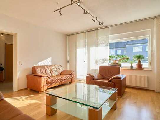 Bezugsfreie, schöne und optimal aufgeteilte 3 Zimmer-Wohnung mit Balkon und Garage