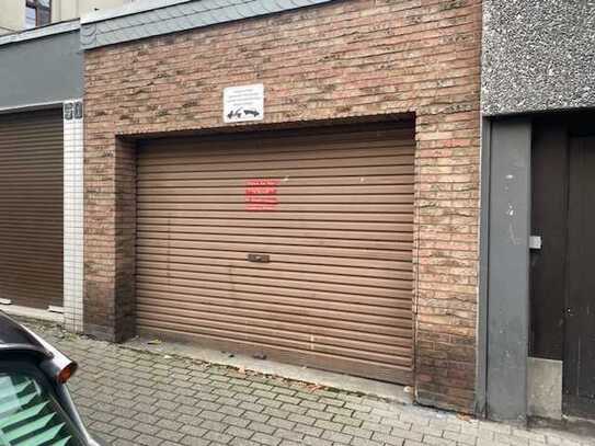 Garagenstellplatz in einer Hebebühnengarage in der Südstadt