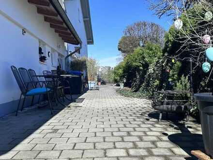 Helle EG-Wohnung mit sehr großer Terrasse und eigenständigem Büro in Polling