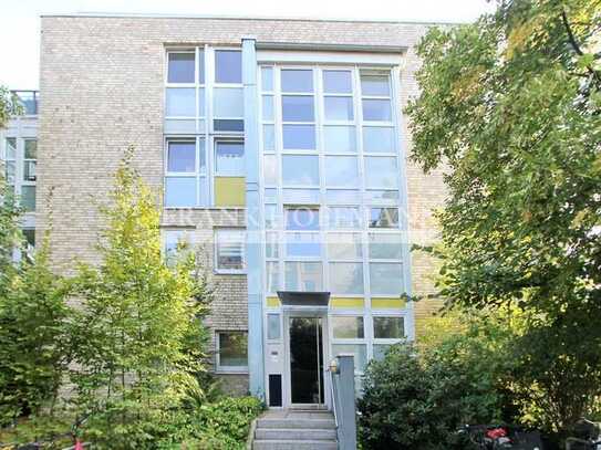 Schöne 2 1/2 Erdgeschoss-Wohnung mit Terrasse, Gartenstück und TG-Stellplatz in Hamburg-Lokstedt