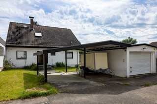 Gepflegtes EFH mit Garage und Carport