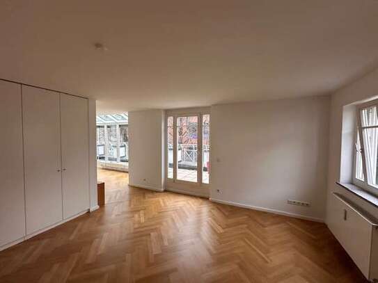 Nymphenburg helle 2,5 Zim.; ca. 20 m² Dachterrasse zwischen Romanplatz und Hirschgarten