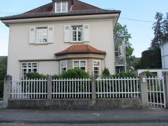 Modernisierte 3-Raum-EG- Altbau-Wohnung mit Terrasse und Küche in guter Wohnlage