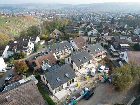 Traumhafte Doppelhaushälfte mit eigenem Garten, Carport und Außenstellplatz in Besigheim!