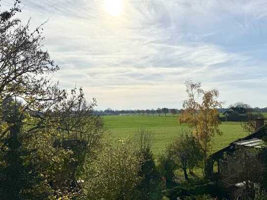 Idyllisches Haus mit parkähnlichen Garten direkt am Feld mit Wintergarten und Kamin