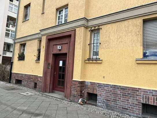 2 rooms apartment near Schloss Charlottenburg with Loggia SELBSTNUTZUNG möglich