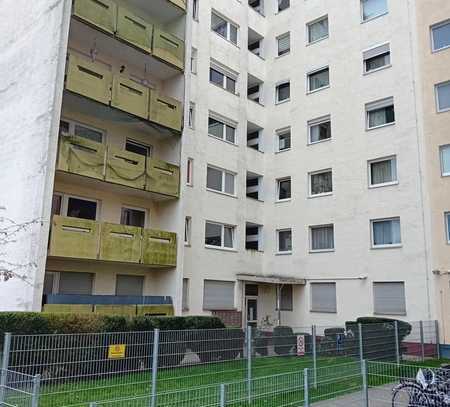 Sehr schön geschnittene und freundliche 3-Zimmer-Wohnung mit Balkon in Hanau