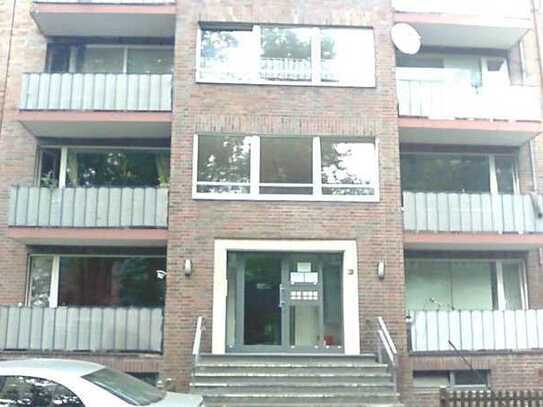 Singel-Apartment in DU-Großrnbaum mit Balkon