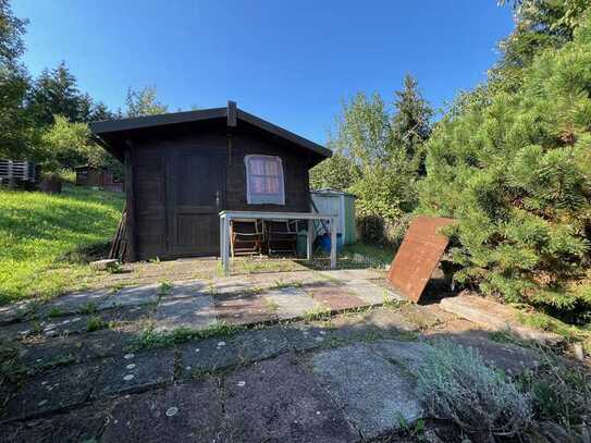 Gepflegtes Gartengrundstück mit Weitblick! * Haus + Terrasse + div. Geräte / Mobiliar *