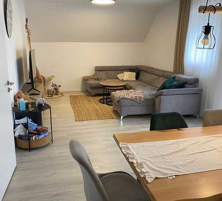 3 zimmer DG Wohnung, hell und sehr gut geschnitten