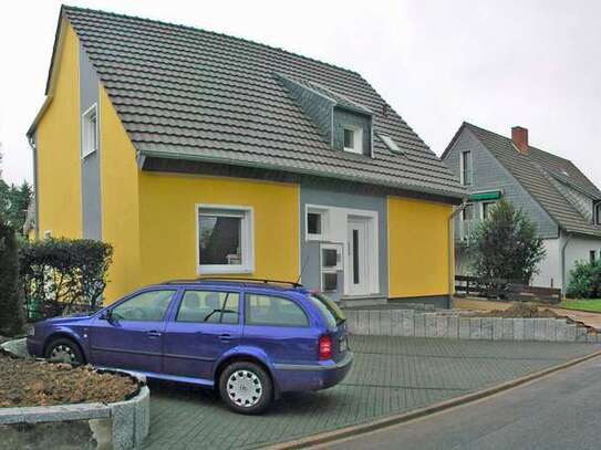 2½-Zimmer-Wohnung mit ca. 25 m² SW-Terrasse, 3 Stellplätze + "Fahrradgarage" im Niedrigenergiehaus