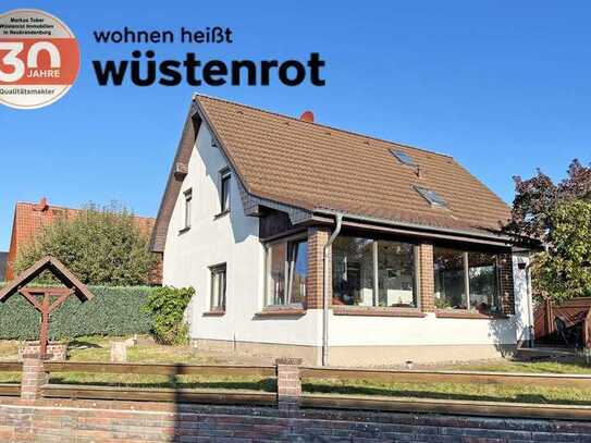 EINFAMILIENHAUS IN BESTER WOHNLAGE MIT WINTERGARTEN + EINBAUKÜCHE + GARAGE