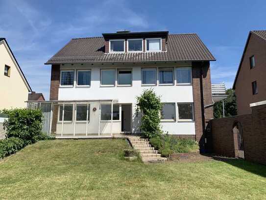 Erstbezug nach Sanierung mit EBK und Balkon: schöne 4-Zimmer-Wohnung in Lehrte