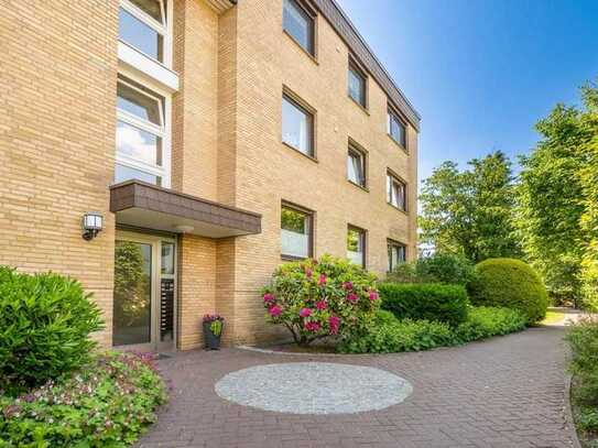 Sonnige Terrassenwohnung in Hittfeld mit Garten, Einbauküche & zwei Bädern